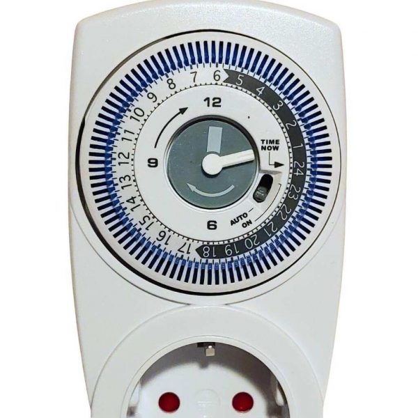 Mechanische Zeitschaltuhr von Tempobox (TBOX) mit Frontalansicht auf die Programmierfläche.